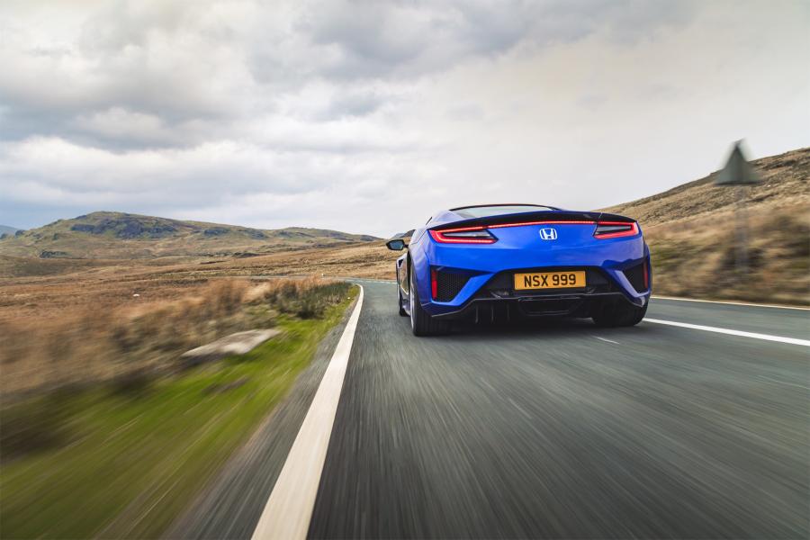  Honda NSX 2016 года  (UK) (фото 61 из 120)
